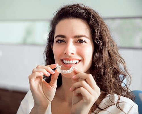 Invisalign vs Braces: Which is Better? - Thornhill Dental Office